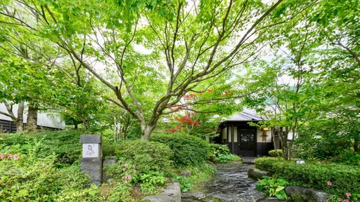 由布院温泉　全室露天付き離れ宿　御宿　さくら亭