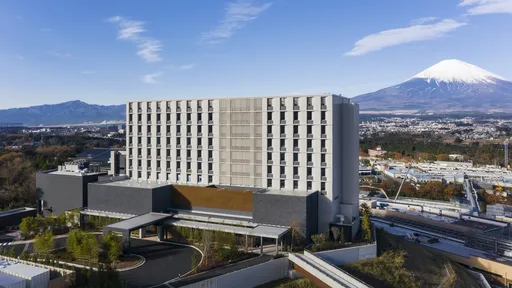 ＨＯＴＥＬ　ＣＬＡＤ