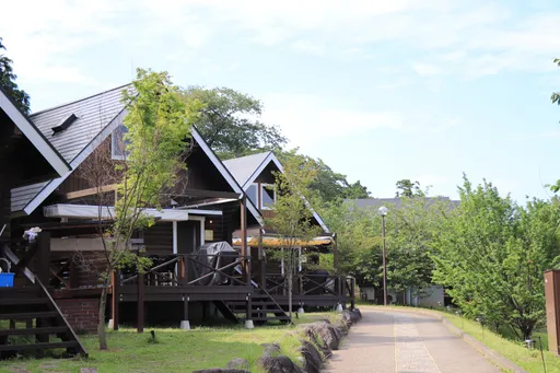 空に近い森のアウトドアリゾート『ＥＴＯＷＡ　ＫＡＳＡＭＡ』