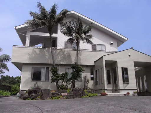 Ｋｅｎｃｈａ　Ｒｕｍａｈ　ケンチャ・ルマ　＜八丈島＞