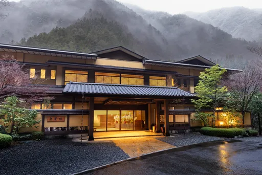 西山温泉　全館源泉掛け流しの宿　慶雲館